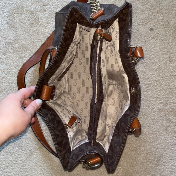 Michael Kors purse - Picture 3 of 3